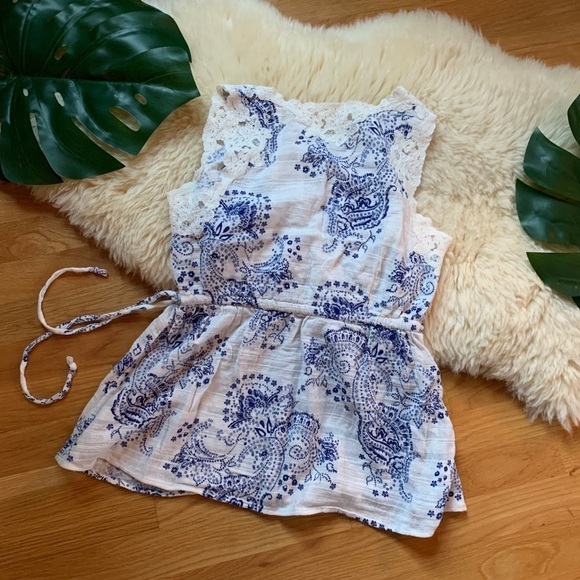 Cabi Veranda Lace Trimmed Empire Waisted Blouse Small - Picture 4 of 8